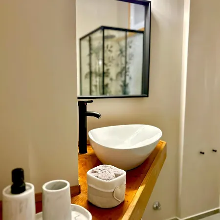 Lub House 公寓 *